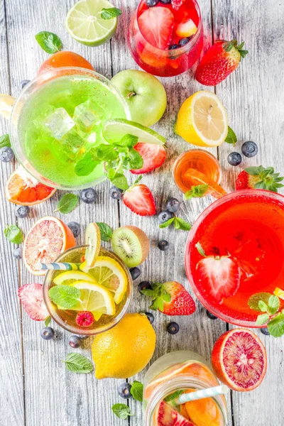 Val Sommar Frukt Och Bärodlingar Cocktail Drinkar Trä Bakgrund Kopia — Stockfoto