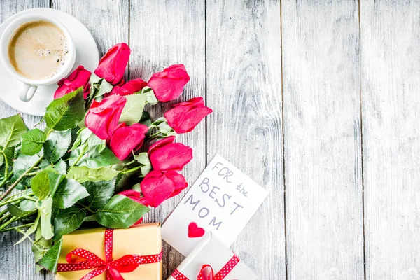 Dzień Matki Pozdrowienie Koncepcja Tło Czerwonych Kwiatów Róży Karty Pozdrowieniami — Zdjęcie stockowe