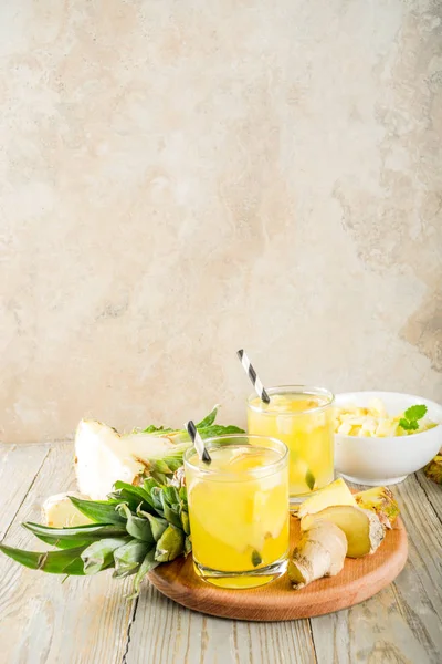 Bebida Saludable Inmunidad Dietética Frío Jengibre Piña Agua Infundida Espacio —  Fotos de Stock