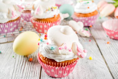 Paskalya tavşanı cupcakes çocuklar
