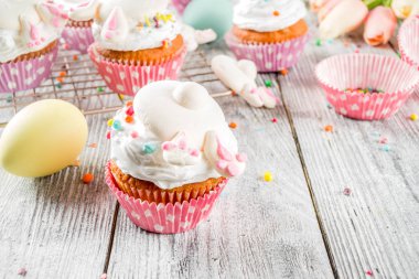Paskalya tavşanı cupcakes çocuklar