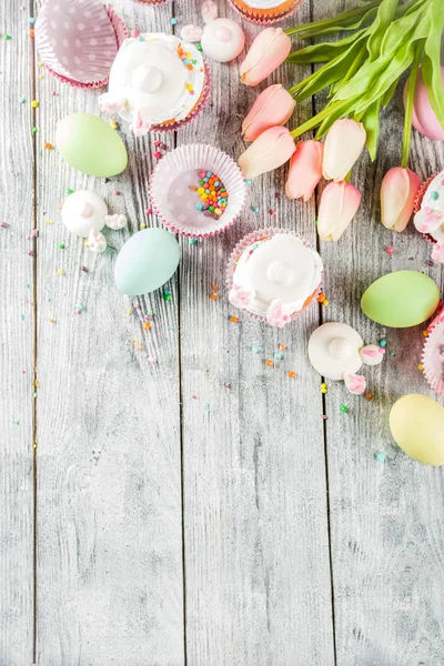 Easter kids bunny cupcakes — Stockfoto