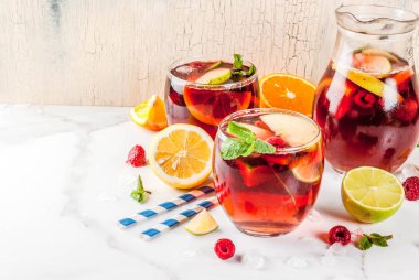 Yaz soğuk sangria