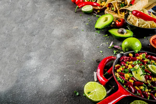 Mexican food concept. Cinco de Mayo food. — Stock Photo, Image