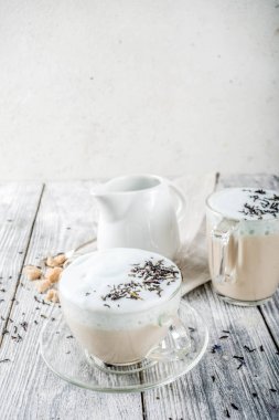 Sıcak Londra sis çay içecek