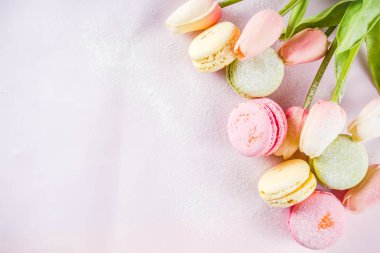 Parlak renkli macarons