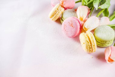 Parlak renkli macarons