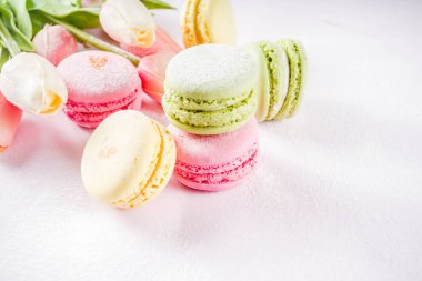 Parlak renkli macarons