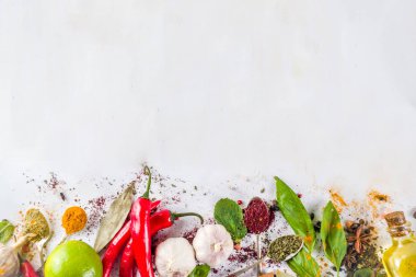 Çeşitli otlar ve baharatlar.