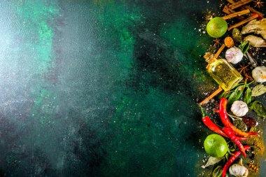 Çeşitli otlar ve baharatlar.