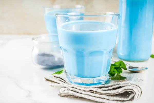 Bebida azul matcha — Foto de Stock