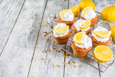 Ev yapımı limonlu kek