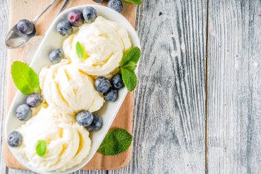 çilek vanilyalı dondurma