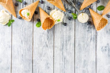 çilek vanilyalı dondurma