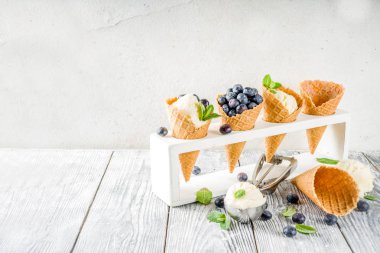 çilek vanilyalı dondurma