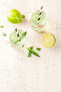 Aloe vera veya kaktüs suyu