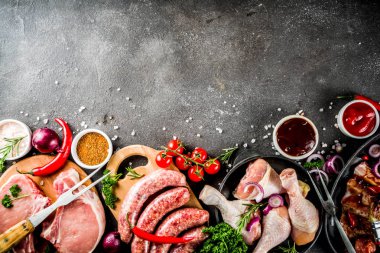 Çeşitli çiğ et ızgara ve Barbekü için hazır