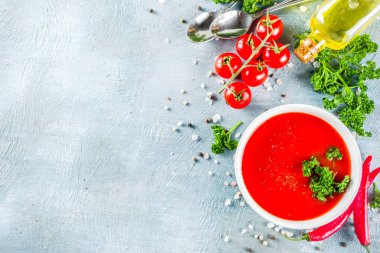 Ev yapımı krem domates çorbası