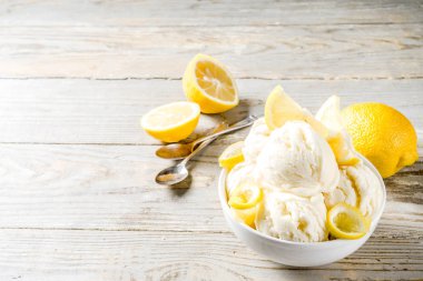 Ev yapımı limon vanilyalı dondurma