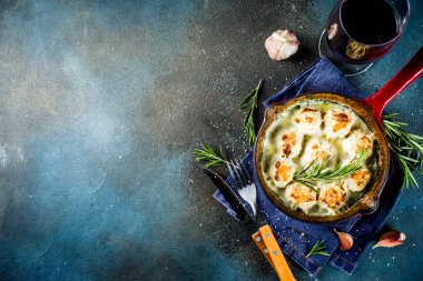 İsveçli tavuk köftesi