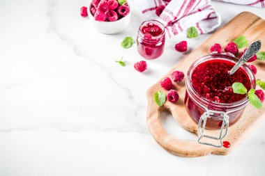 ev yapımı Ahududu reçeli