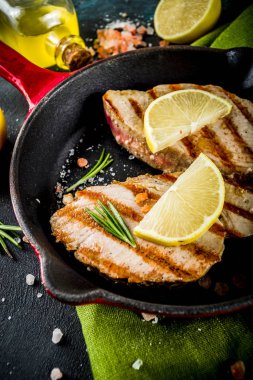 Izgara ton balığı biftekler