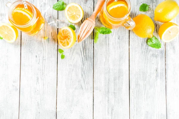 Iced tea with lemon and mint — Stock Photo, Image