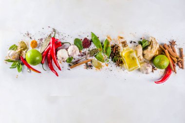 Çeşitli otlar ve baharatlar.