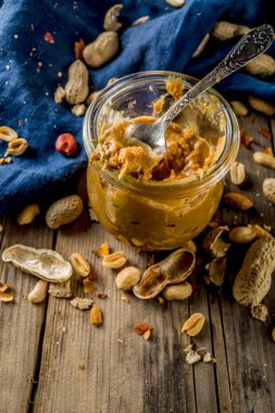 Sandviç ile fıstık ezmesi