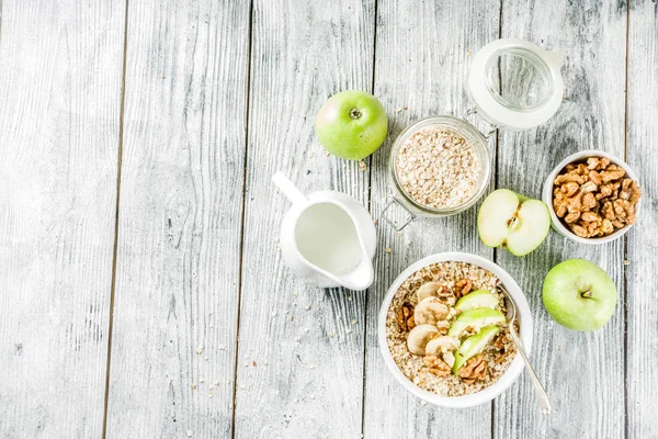 Fındık reklam meyve sağlıklı kahvaltı yulaf ezmesi