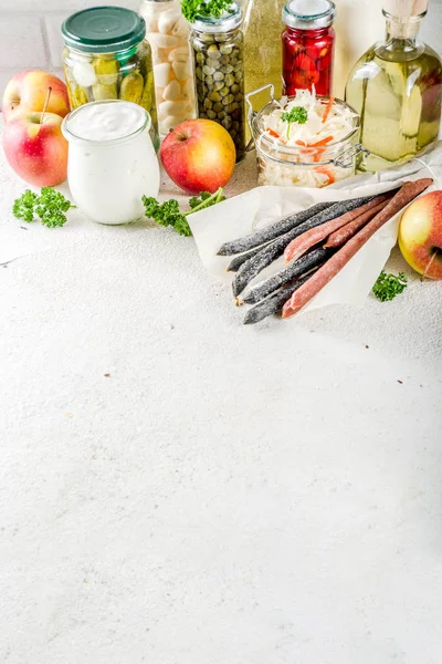 Sortimento de vários alimentos fermentados — Fotografia de Stock