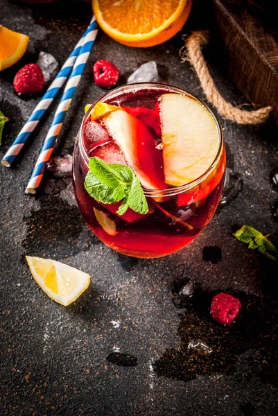 Sommaren kallt sangria — Stockfoto