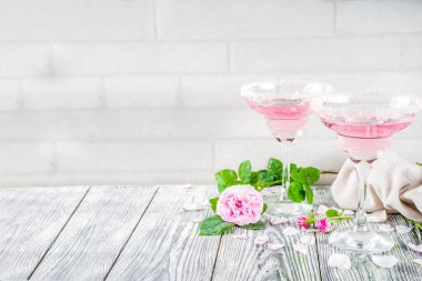 Pembe gül kokteyl Pirinç 'n' Güller