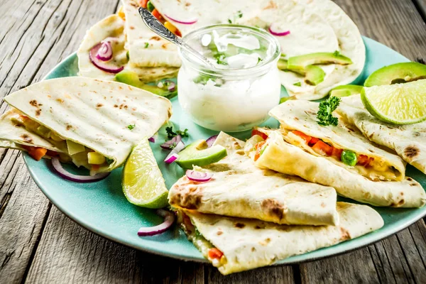 mexican quesadilla with white sauce