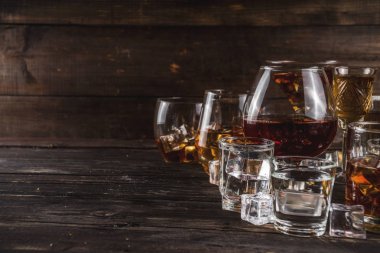 Sert güçlü alkollü içeceklerin seçimi