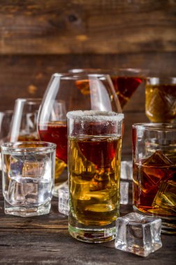 Sert güçlü alkollü içeceklerin seçimi