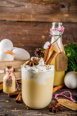 Yumurta likörü ile Noel Bombardino kokteyli