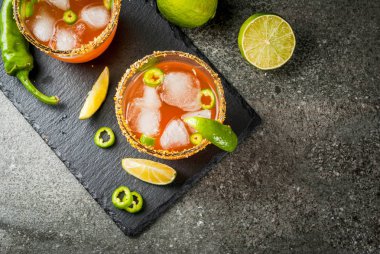 Geleneksel Meksika kokteyl baharatlı michelada