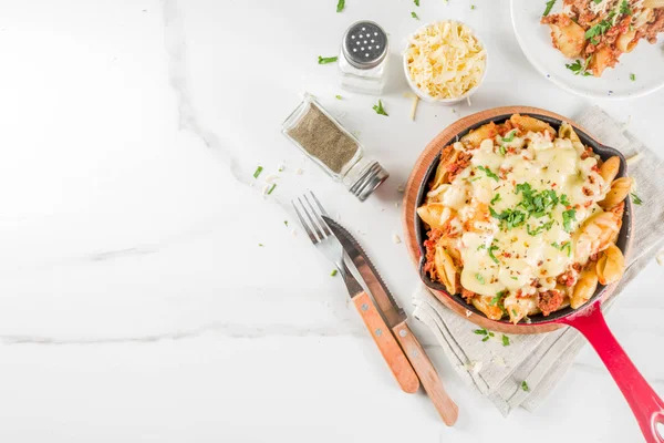 Cazuela de pasta de carne molida al horno —  Fotos de Stock