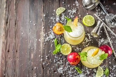 Yaz buzlu şeftali çayı