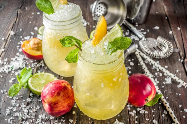 Yaz buzlu şeftali çayı