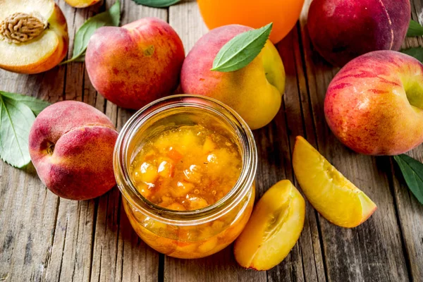 Marmellata di pesche fatta in casa — Foto Stock