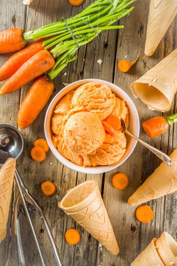 Vegan havuç dondurma