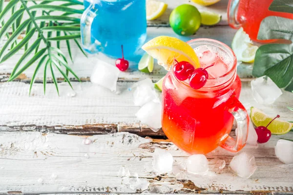 Summer tropical cocktails — Stock Photo, Image