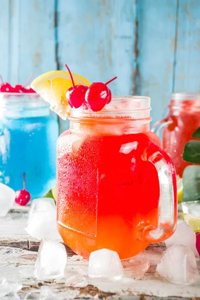 Tropische Sommercocktails — Stockfoto