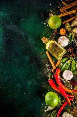 Çeşitli otlar ve baharatlar.