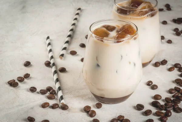 Холодный кофе с карамелью — стоковое фото