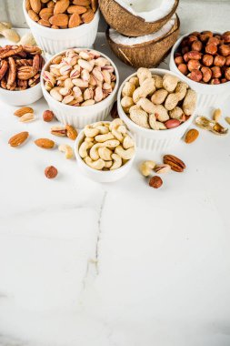 Çeşitli organik fındık