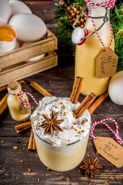 Yumurta likörü ile Noel Bombardino kokteyli