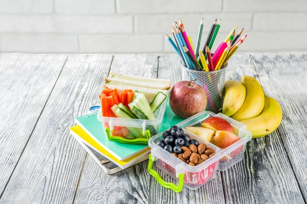 Υγιές σχολικό γεύμα κουτί — Φωτογραφία Αρχείου
